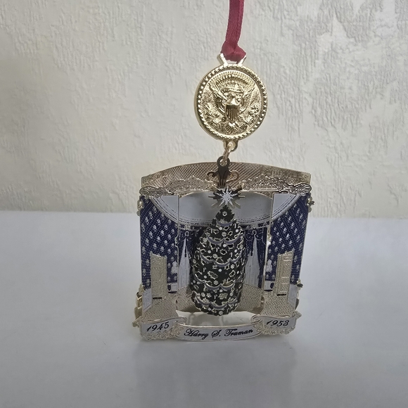 2018 White House Historical Association Christmas Ornament Truman Box And Papers - Picture 7 of 11